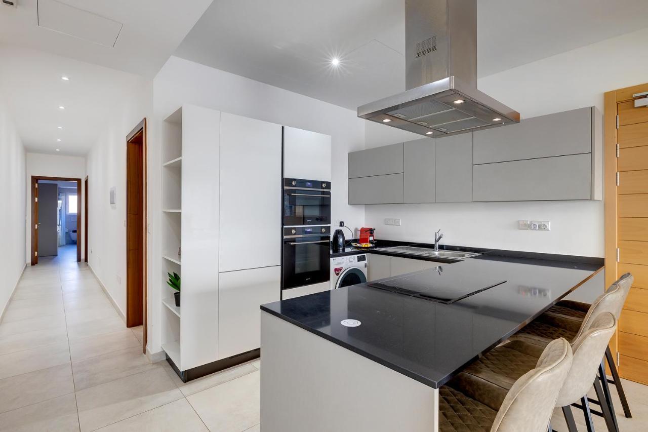 Deluxe Apartment With Valletta And Harbour Views Sliema Extérieur photo